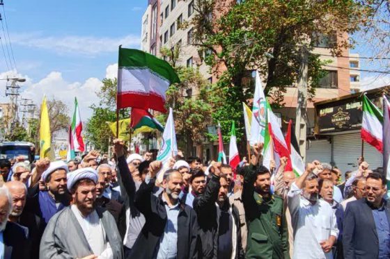سخنرانی دکتر علیرضا عباسی در نماز جمعه کمالشهر و حضور در راهپیمایی